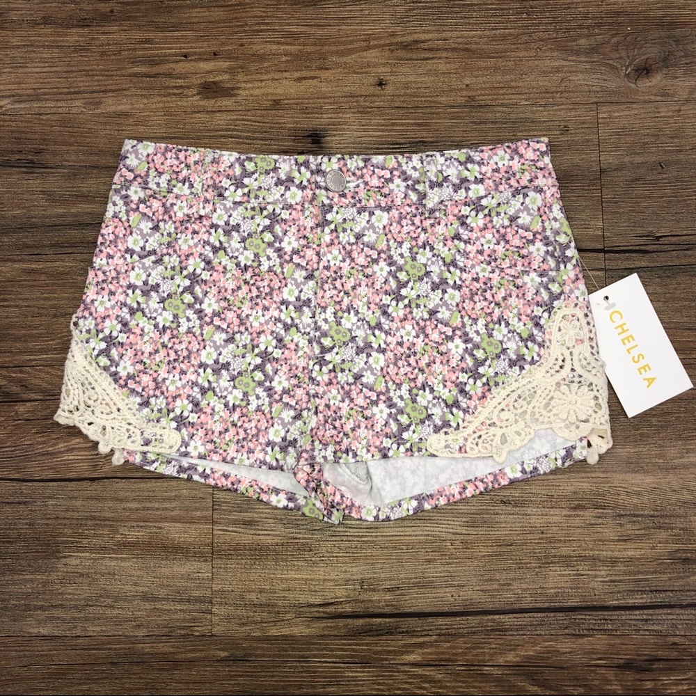 Floral laced shorts for little girls